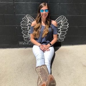 Meet your Posher, Elizabeth